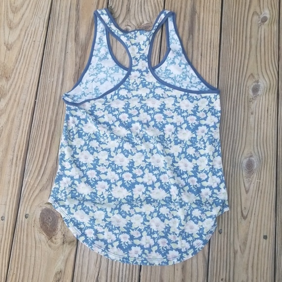 Nollie floral patch pocket tank - Picture 3 of 3